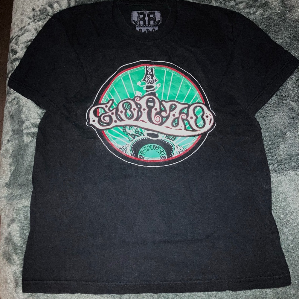 Black tee shirt